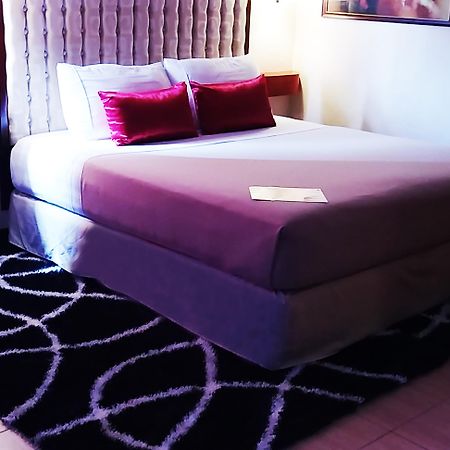 Dulcinea Hotel And Suites Lapu-Lapu City Exterior photo