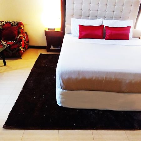 Dulcinea Hotel And Suites Lapu-Lapu City Exterior photo