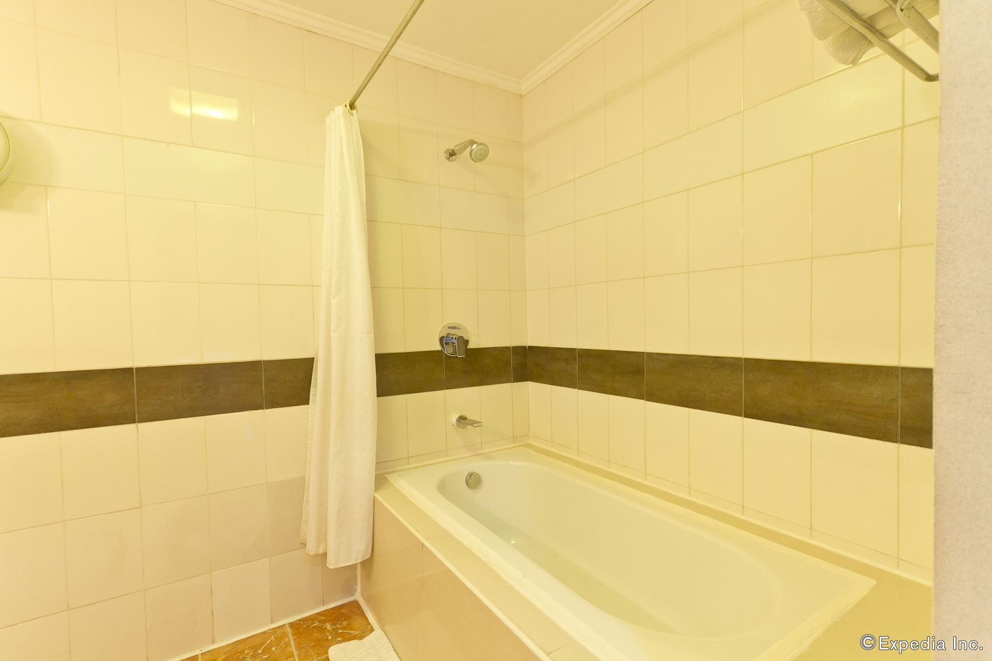 Dulcinea Hotel And Suites Lapu-Lapu City Exterior photo