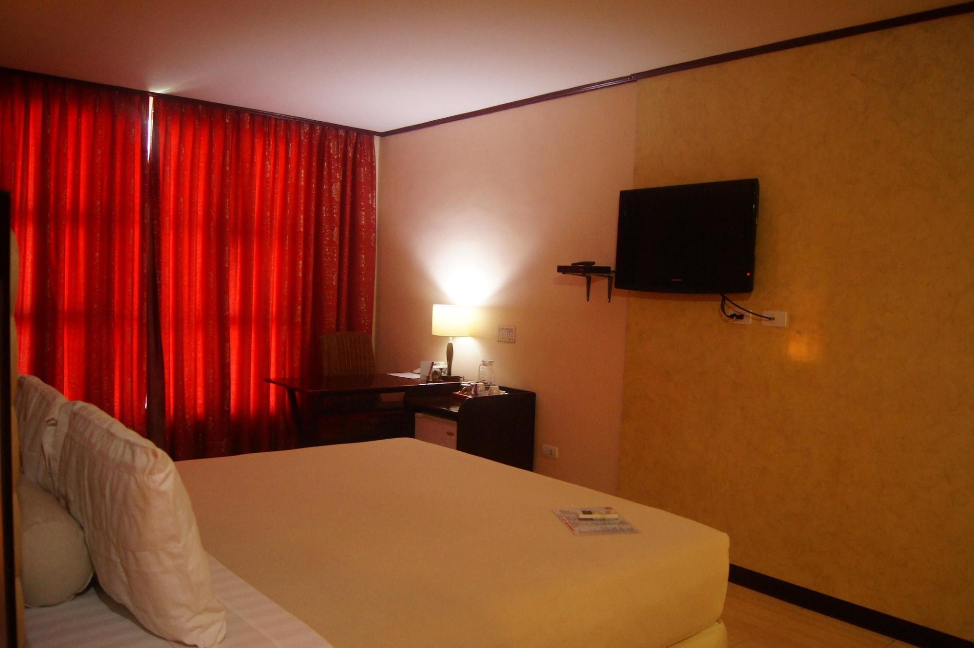 Dulcinea Hotel And Suites Lapu-Lapu City Exterior photo