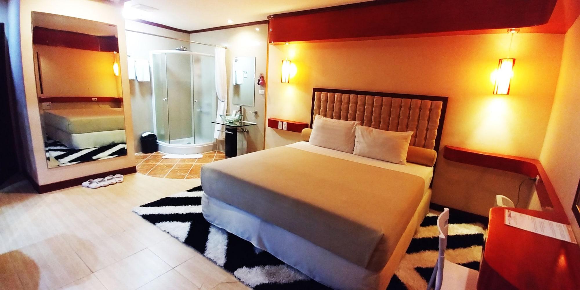 Dulcinea Hotel And Suites Lapu-Lapu City Exterior photo