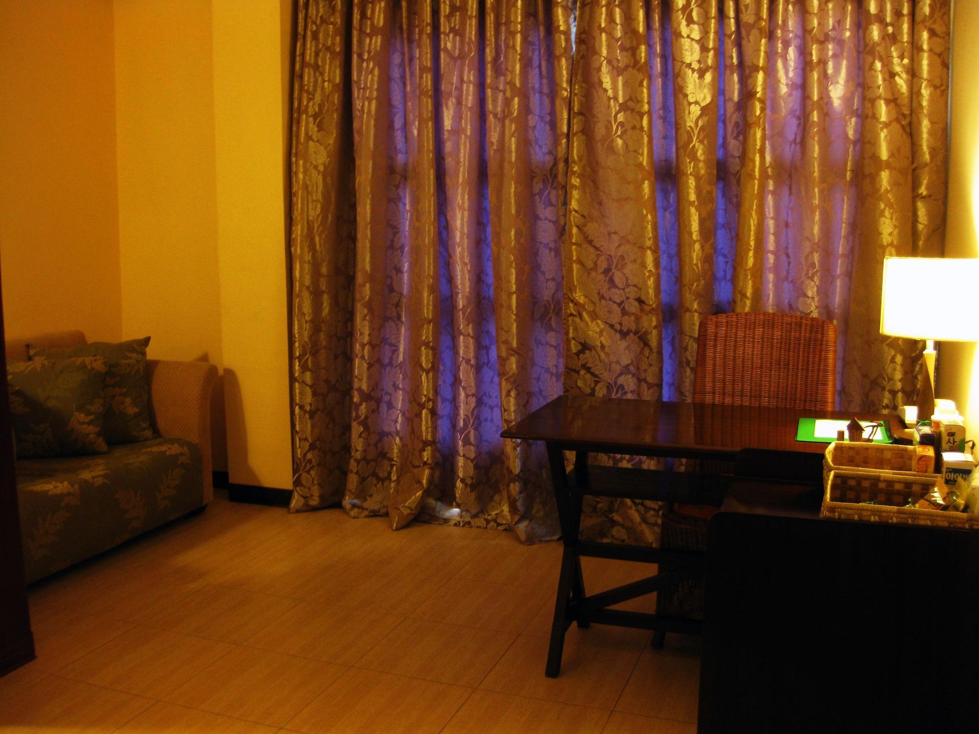 Dulcinea Hotel And Suites Lapu-Lapu City Exterior photo