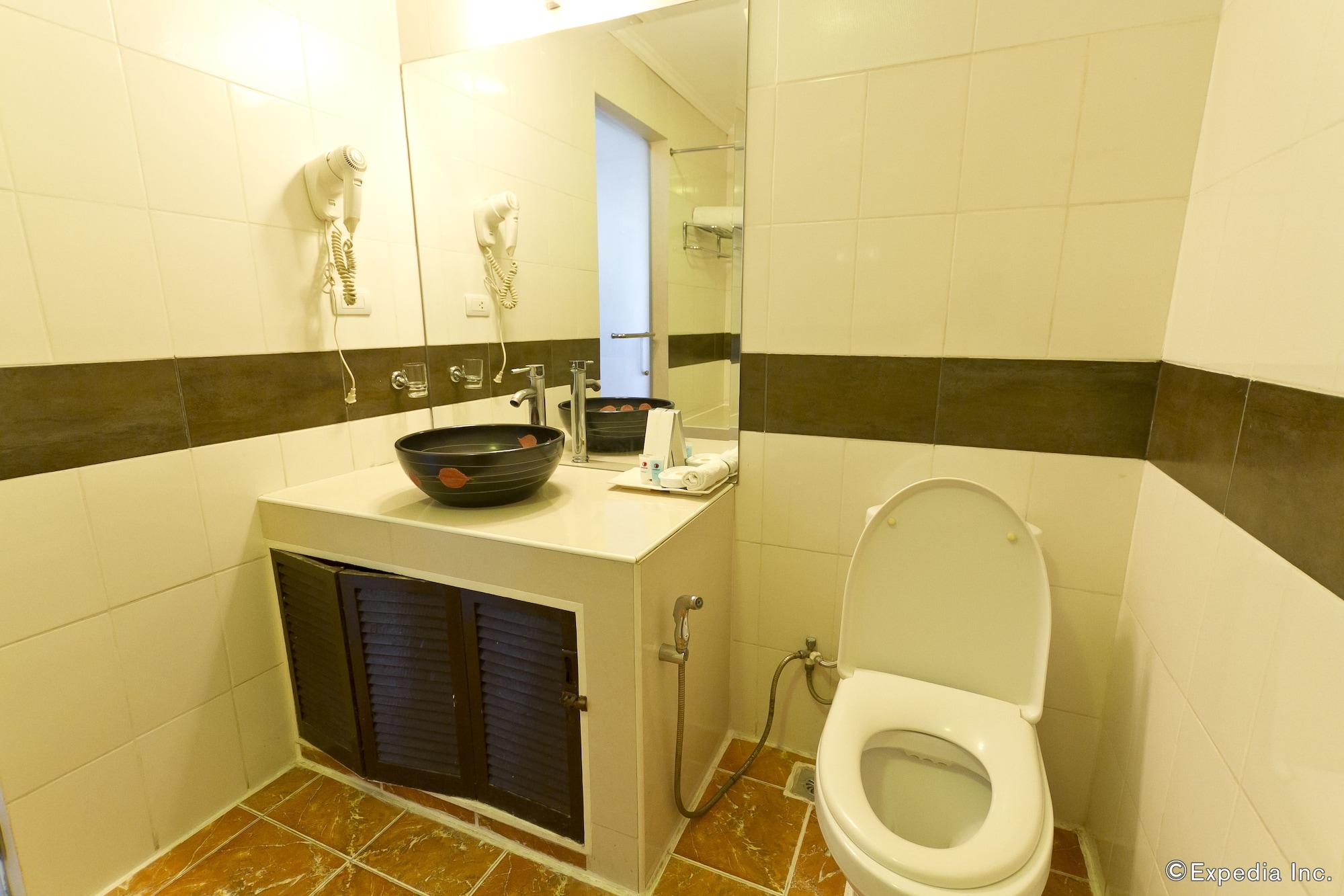 Dulcinea Hotel And Suites Lapu-Lapu City Exterior photo