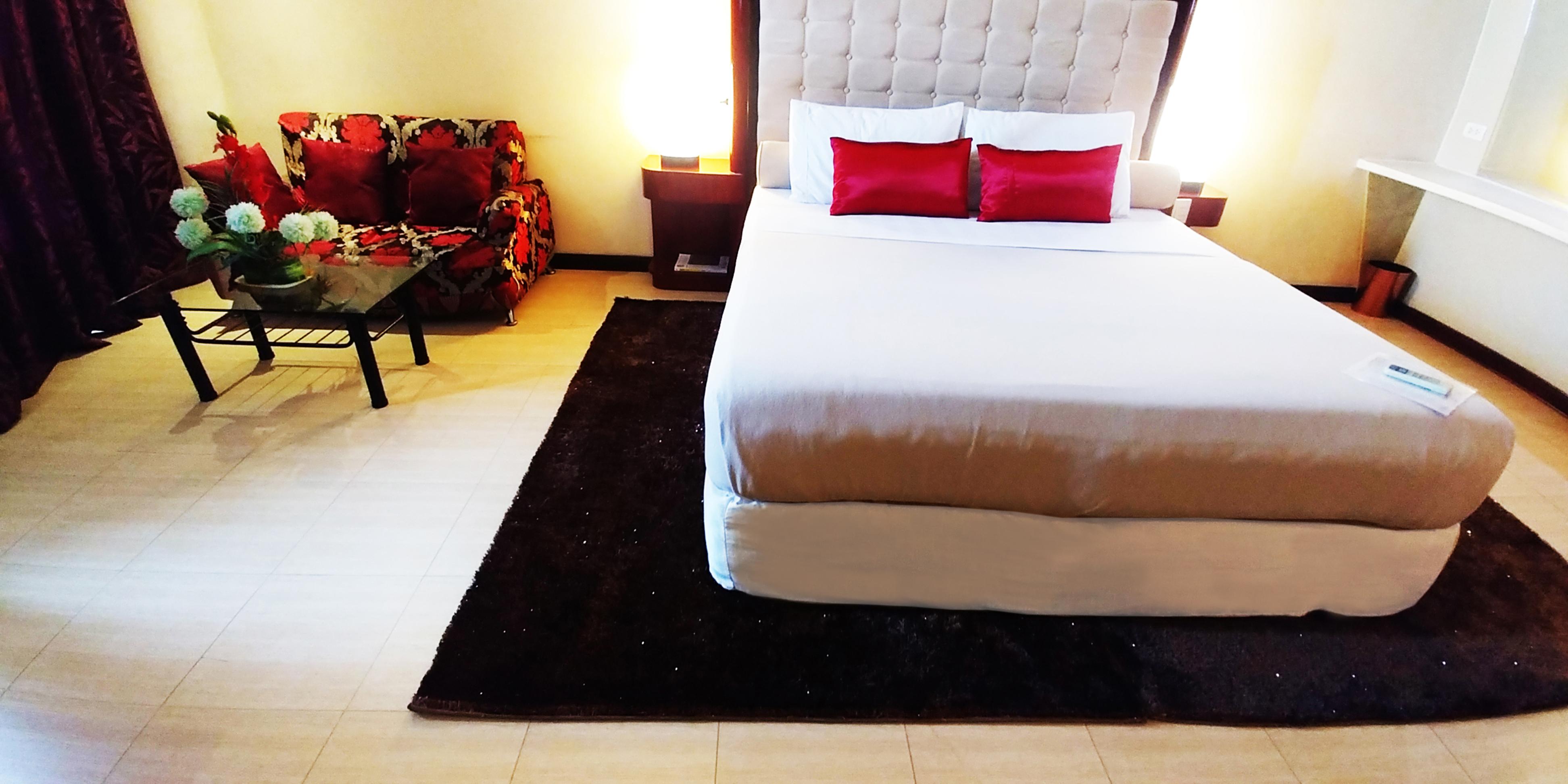 Dulcinea Hotel And Suites Lapu-Lapu City Exterior photo
